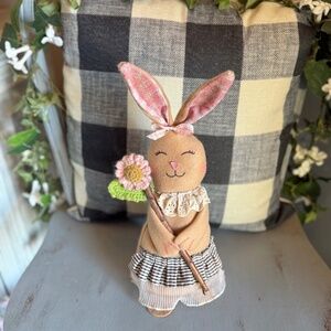 Primitive Easter Bunny